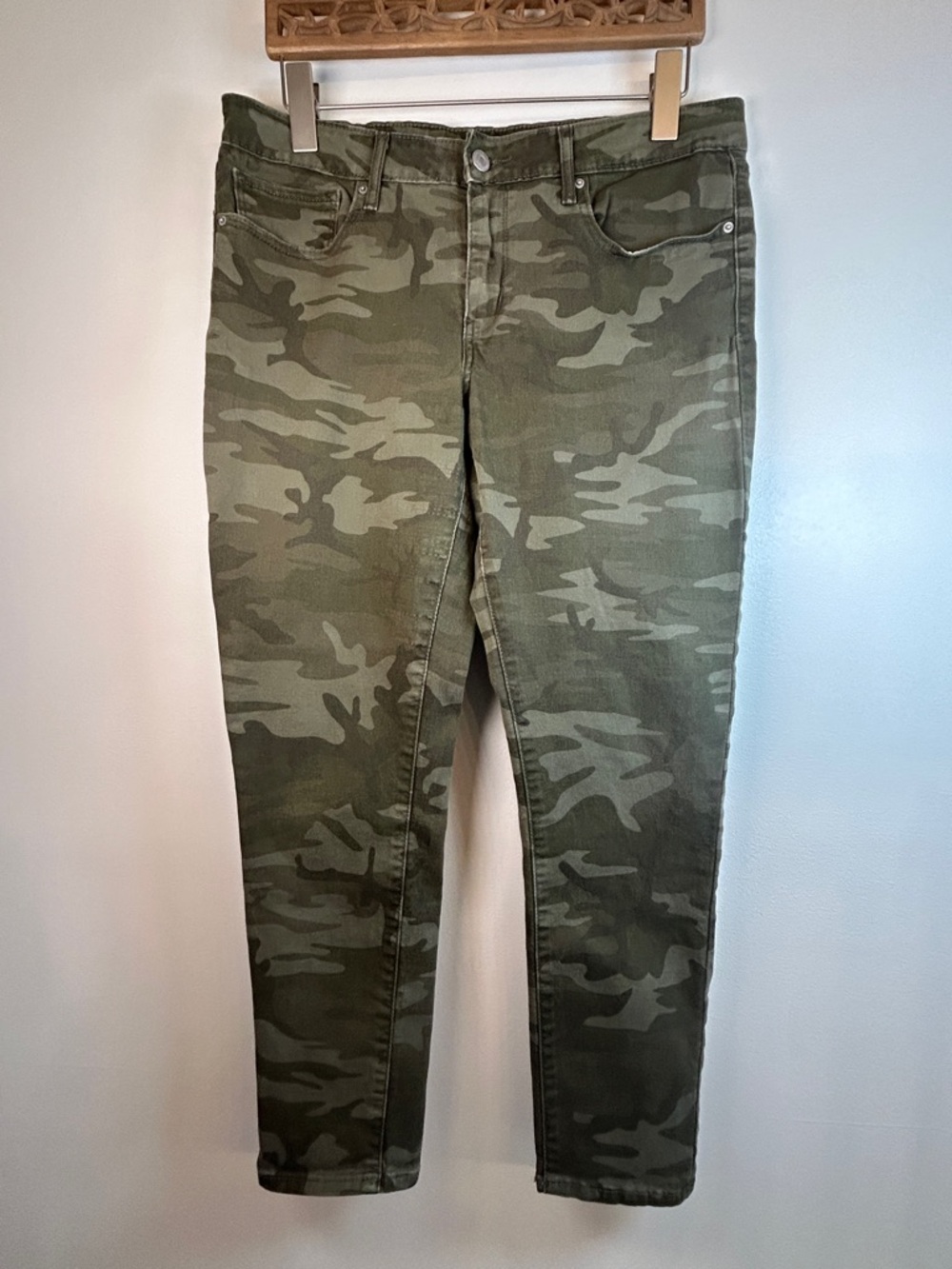 Levi's Women's Size 31 Olive Green 711 Camo Skinny Jeans - Picture 4 of 10